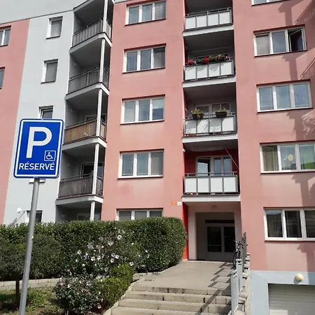 Apartamento Peškova, O 2 Pokojích S Terasou Olomouc